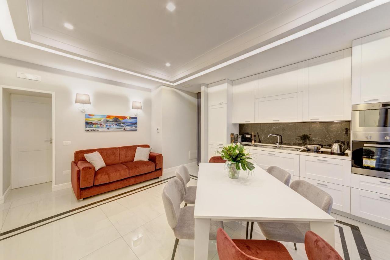 شقة S&T Luxury House In Plebiscito Square نابولي المظهر الخارجي الصورة